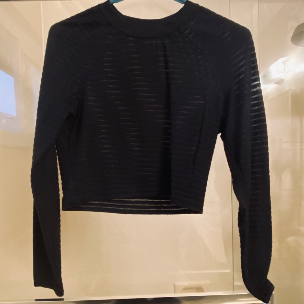 Size 4 Lululemon Crop Long Sleeve